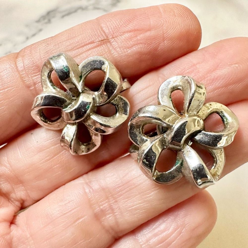Trifari silver tone vintage clip on earrings